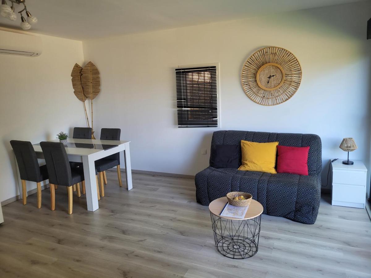 Appartement Tout Equipe En Rez-De-Jardin Entre Gard Et Ardeche Saint-Julien-de-Peyrolas Exterior foto